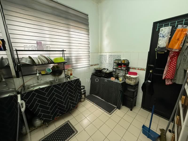 Taman Puteri Wangsa untuk Untuk Dijual - RM 460,000, Mac 2026 - Kitchen - PropertyGuru.com.my