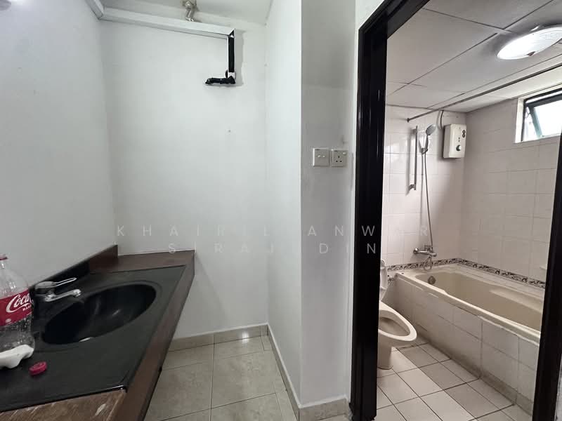 Condominium for Rent at Vista Kiara - Khairil Anwar Sirajudin - Bathroom - PropertyGuru.com.my