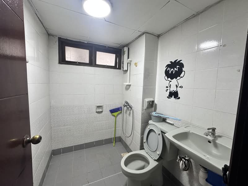 Condominium for Rent at Vista Kiara - Khairil Anwar Sirajudin - Bathroom - PropertyGuru.com.my