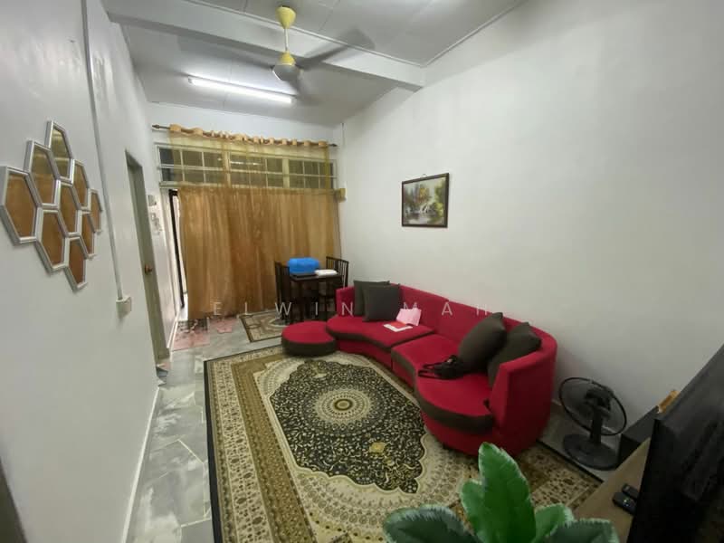 1-storey Terraced House for Sale in Taman Jati (Rawang) - Elwin Mah - Living Room - PropertyGuru.com.my
