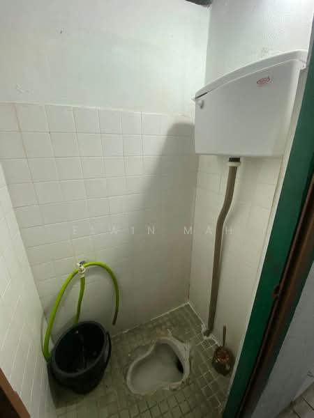 1-storey Terraced House for Sale in Taman Jati (Rawang) - Elwin Mah - Bathroom - PropertyGuru.com.my