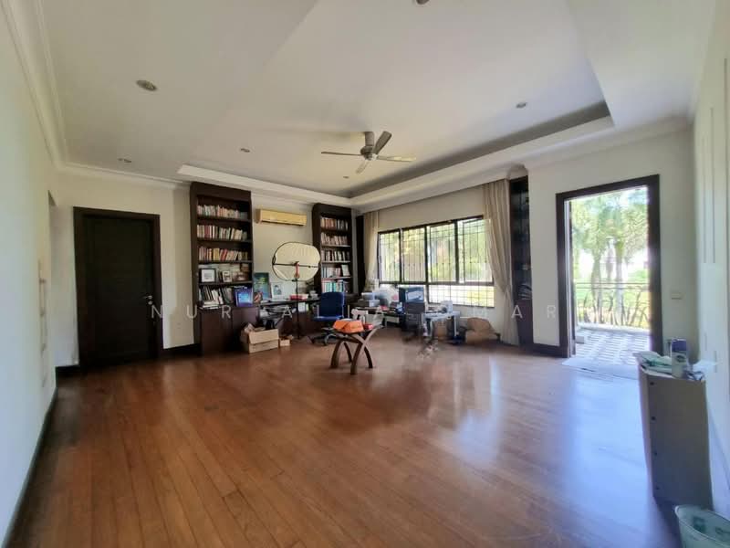 Bungalow for Sale in Kayangan Heights (Shah Alam) - Nur Alia Omar - Study - PropertyGuru.com.my