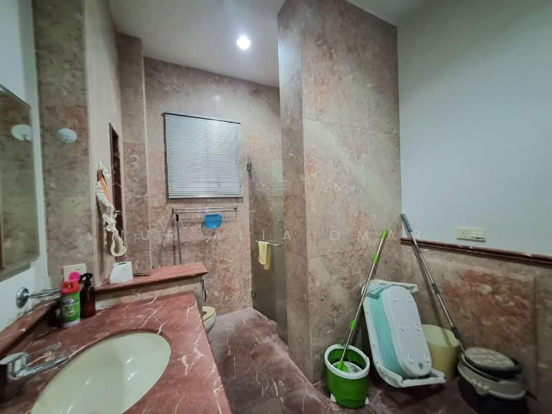 Bungalow for Sale in Kayangan Heights (Shah Alam) - Nur Alia Omar - Bathroom - PropertyGuru.com.my