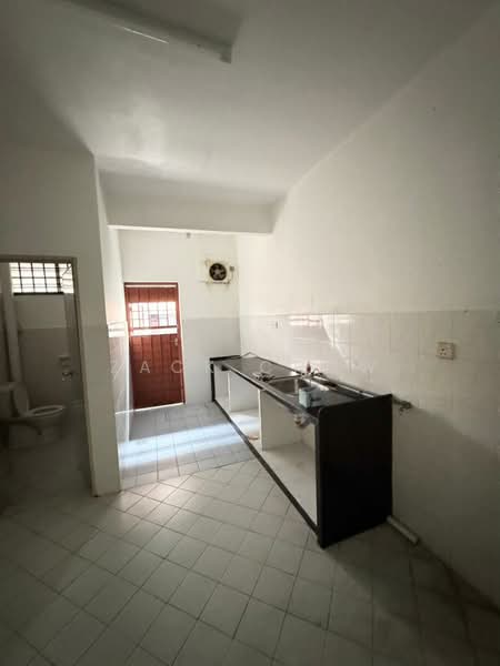 2-storey Terraced House for Sale in Permas Jaya (Johor) - Zack Chow - Kitchen - PropertyGuru.com.my