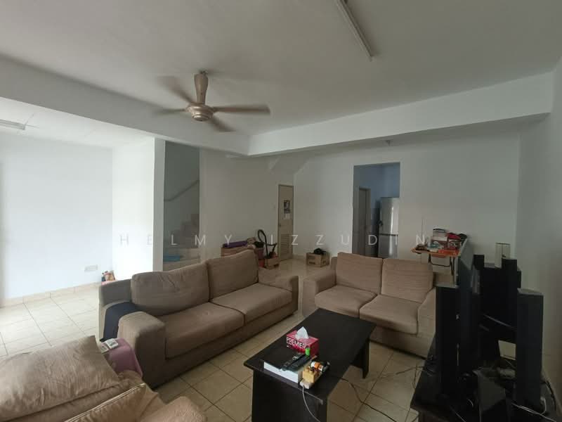 Taman Putra Prima untuk Untuk Dijual - RM 620,000, Mac 2026 - Living Room - PropertyGuru.com.my