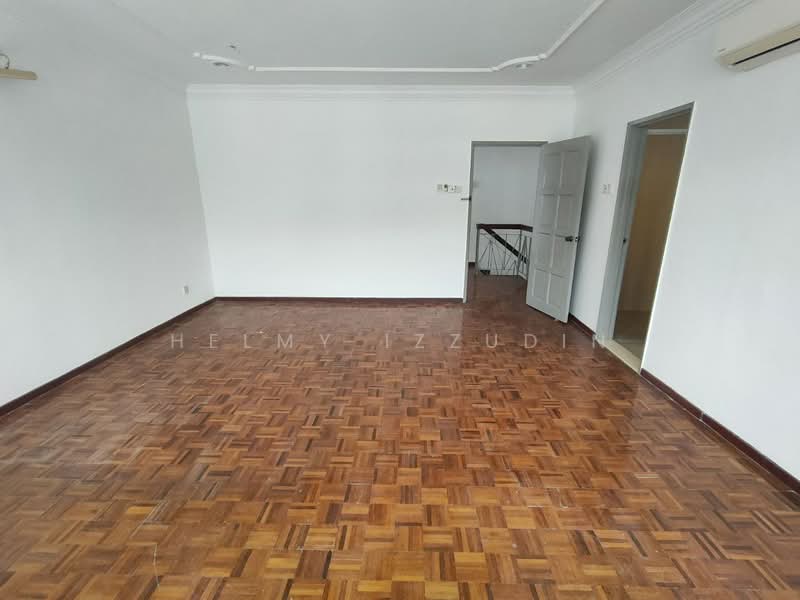 2-storey Terraced House for Sale in BANDAR PUCHONG JAYA (Puchong) - HELMY IZZUDIN - Living Room - PropertyGuru.com.my