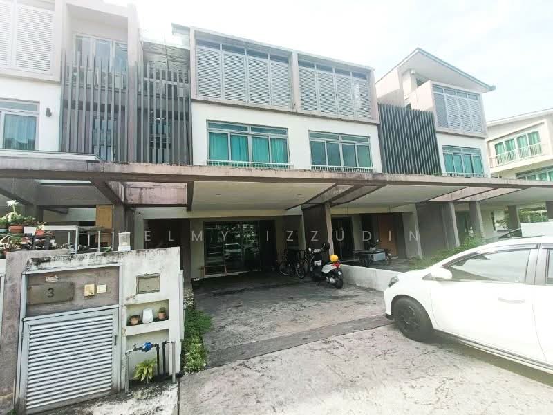 3-storey Terraced House for Sale in D'Island (Puchong) - HELMY IZZUDIN - Exterior - PropertyGuru.com.my