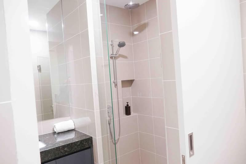 Service Residence for Sale at The Park 2 - Jane Shoo - Bathroom - PropertyGuru.com.my