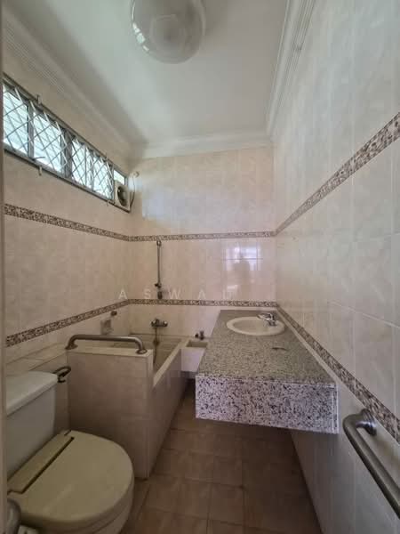 Bungalow for Sale in Taman Tun Sardon (Gelugor) - Aswad . - Bathroom - PropertyGuru.com.my
