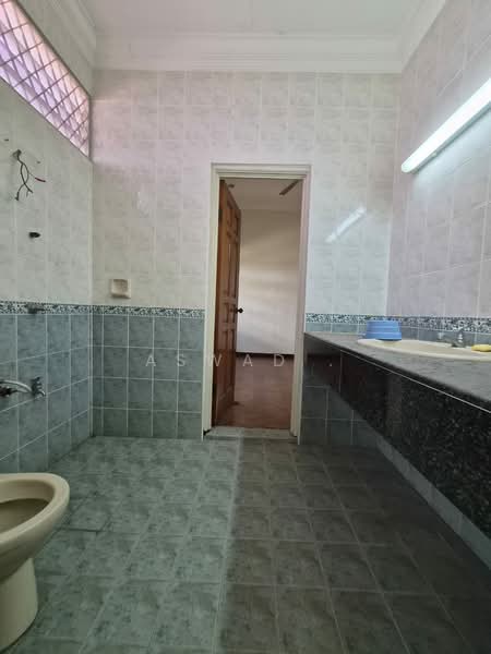 Bungalow for Sale in Taman Tun Sardon (Gelugor) - Aswad . - Bathroom - PropertyGuru.com.my
