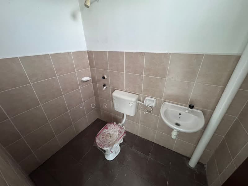 Terraced House for Sale in Senai (Kulai) - Jordan . - Bathroom - PropertyGuru.com.my
