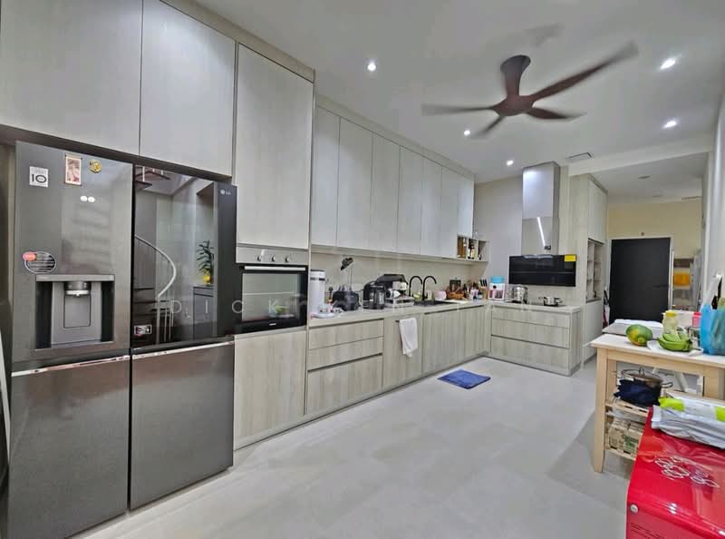 Reservoir Garden untuk Untuk Dijual - RM 1,050,000, Mac 2026 - Kitchen - PropertyGuru.com.my