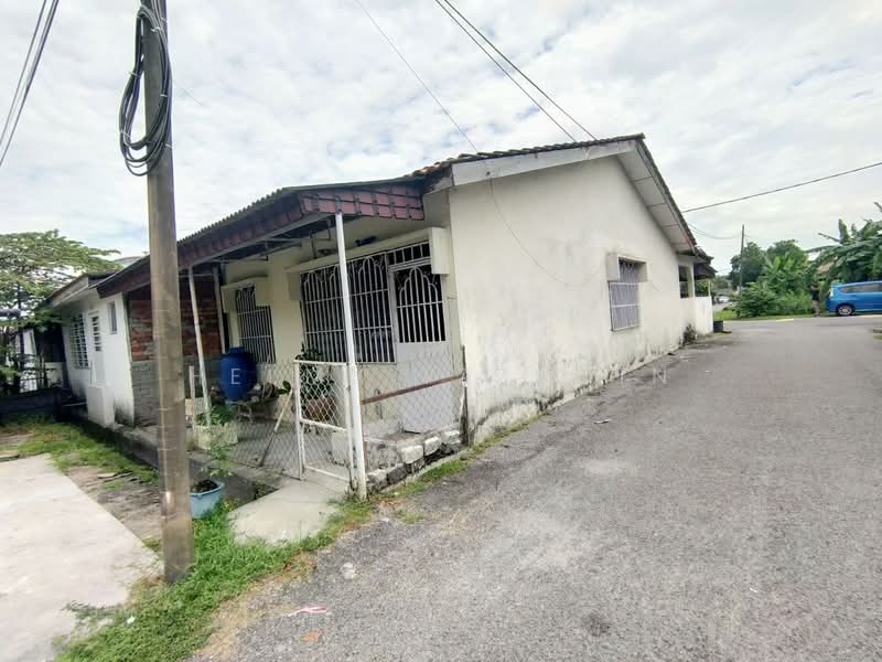 1-storey Terraced House for Sale in Taman Sentosa (Klang) - HELMY IZZUDIN - Exterior - PropertyGuru.com.my