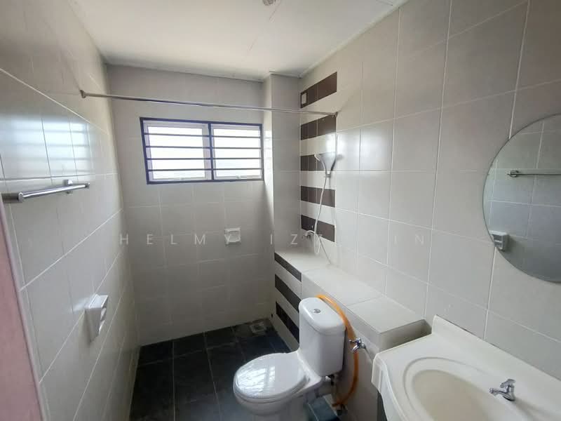 2-storey Terraced House for Sale in Bandar Puteri Klang (Klang) - HELMY IZZUDIN - Bathroom - PropertyGuru.com.my