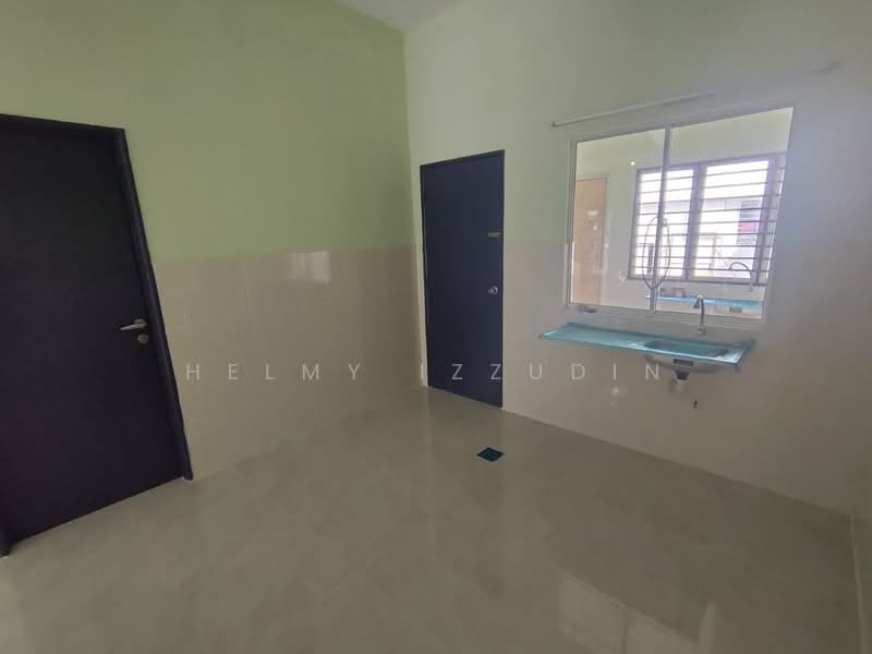 2-storey Terraced House for Sale in Bandar Puteri Klang (Klang) - HELMY IZZUDIN - Kitchen - PropertyGuru.com.my