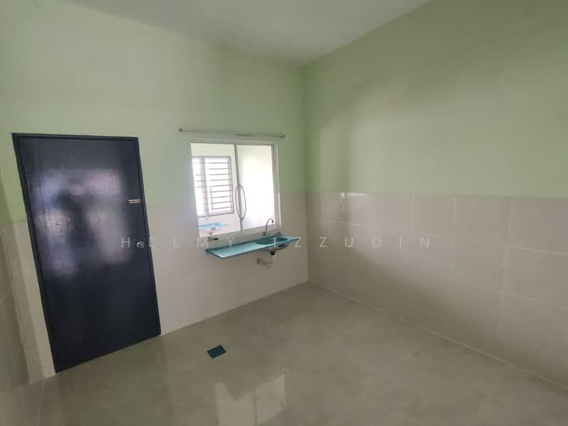 2-storey Terraced House for Sale in Bandar Puteri Klang (Klang) - HELMY IZZUDIN - Kitchen - PropertyGuru.com.my