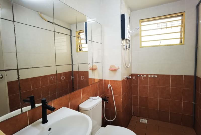 Condominium for Rent at Pearl Avenue - Mohd Faizal - Bathroom - PropertyGuru.com.my