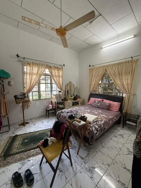 Rumah Berkembar untuk Dijual di Golf Height (Ampangan) - Azrul Othman - Bedroom - PropertyGuru.com.my