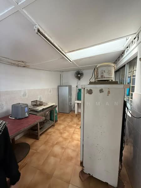 Rumah Berkembar untuk Dijual di Golf Height (Ampangan) - Azrul Othman - Kitchen - PropertyGuru.com.my