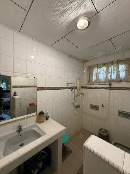 Rumah Berkembar untuk Dijual di Golf Height (Ampangan) - Azrul Othman - Bathroom - PropertyGuru.com.my