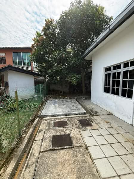 Rumah Berkembar untuk Dijual di Golf Height (Ampangan) - Azrul Othman - Exterior - PropertyGuru.com.my