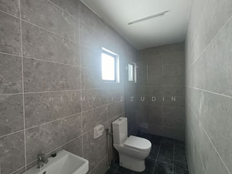 2-storey Terraced House for Sale in Jalan Kebun (Klang) - HELMY IZZUDIN - Bathroom - PropertyGuru.com.my