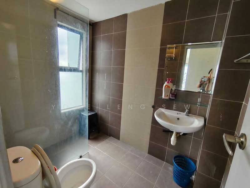 Condominium for Rent at Atmosfera Kondominium - Yoke Leng Sew - Bathroom - PropertyGuru.com.my