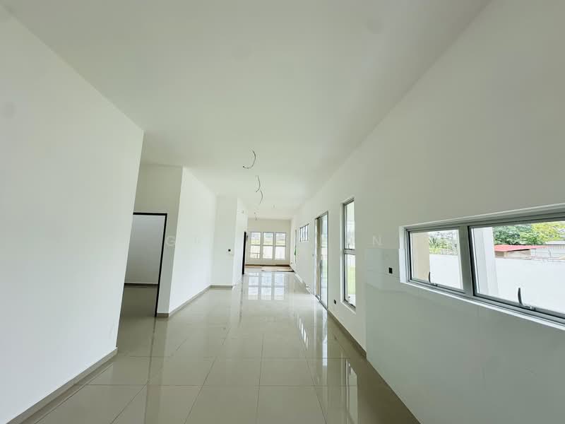 1-storey Terraced House for Sale in Bandar Seri Impian (Kluang) - Grace Fan - Corridor - PropertyGuru.com.my