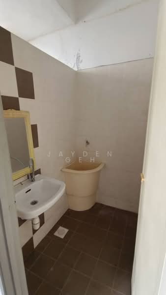 Shop for Rent in Bandar Baru Mergong (Alor Setar) - Jayden Geh - Bathroom - PropertyGuru.com.my