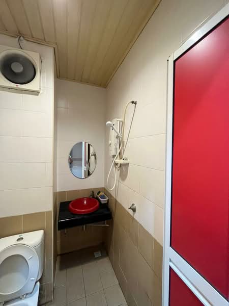 Cassia Resort Condominium untuk Untuk Disewa - RM 1,500 /bulan, Mac 2026 - Bathroom - PropertyGuru.com.my