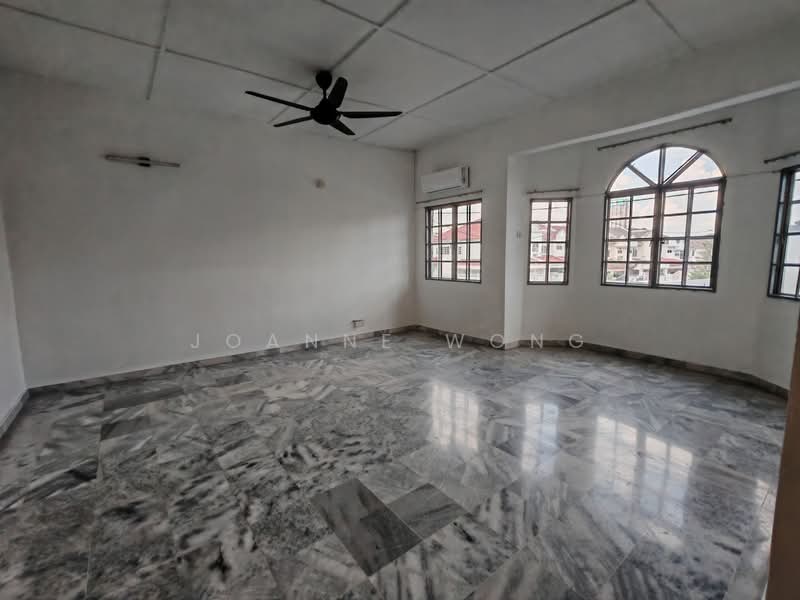 2-storey Terraced House for Rent in BANDAR PUCHONG JAYA (Puchong) - Joanne Wong - Living Room - PropertyGuru.com.my