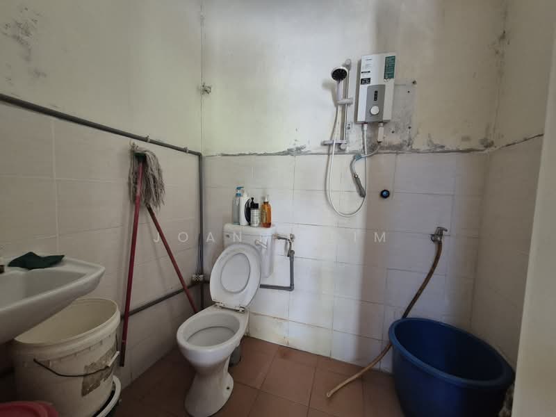 1-storey Terraced House for Sale in Melaka City (Melaka) - Joanne Lim - Bathroom - PropertyGuru.com.my