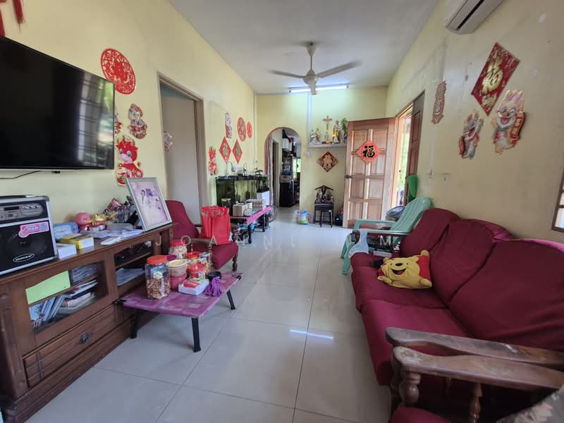 1-storey Terraced House for Sale in Melaka City (Melaka) - Joanne Lim - Living Room - PropertyGuru.com.my