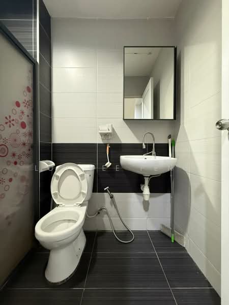 2-storey Terraced House for Rent in Taman Bestari Indah (Ulu Tiram) - Loh Lee Peng - Bathroom - PropertyGuru.com.my