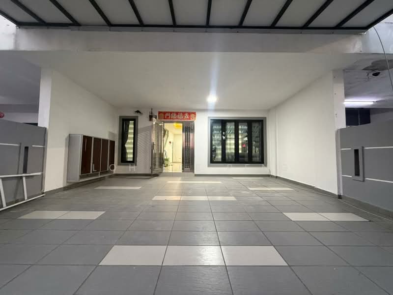 2-storey Terraced House for Rent in Taman Bestari Indah (Ulu Tiram) - Loh Lee Peng - Entrance - PropertyGuru.com.my