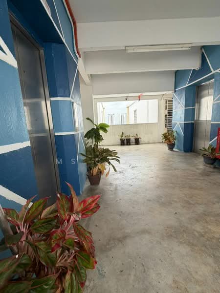 Apartment for Sale at I-Park Apartment - Ms Chang - Corridor - PropertyGuru.com.my