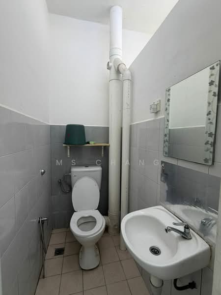 Apartment for Sale at I-Park Apartment - Ms Chang - Bathroom - PropertyGuru.com.my