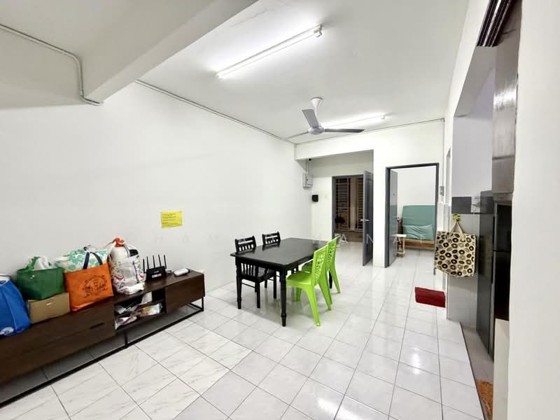 Apartment for Sale at Villa Tropika - Mohamad Hanafi - Living Room - PropertyGuru.com.my