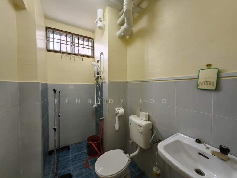 Indah Court Apartment untuk Untuk Disewa - RM 1,700 /bulan, Mac 2026 - Bathroom - PropertyGuru.com.my