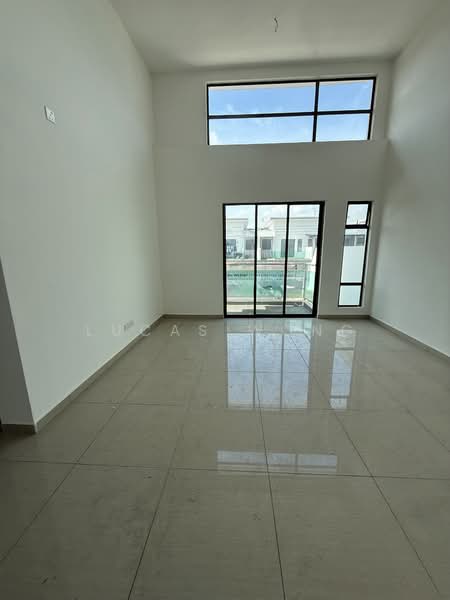 2-storey Terraced House for Sale in Taman Bestari Indah (Ulu Tiram) - Lucas Wong - Interior - PropertyGuru.com.my