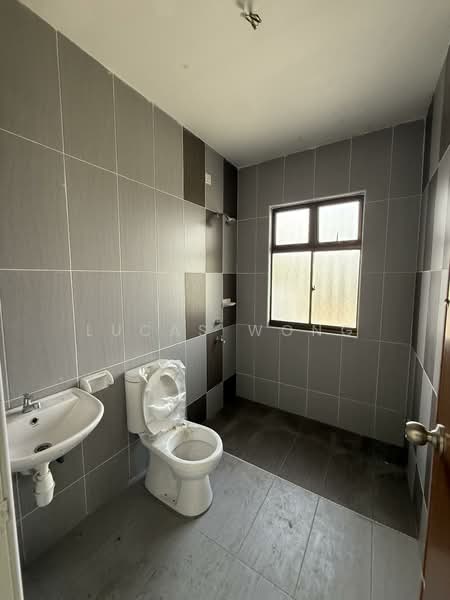 2-storey Terraced House for Sale in Taman Bestari Indah (Ulu Tiram) - Lucas Wong - Bathroom - PropertyGuru.com.my