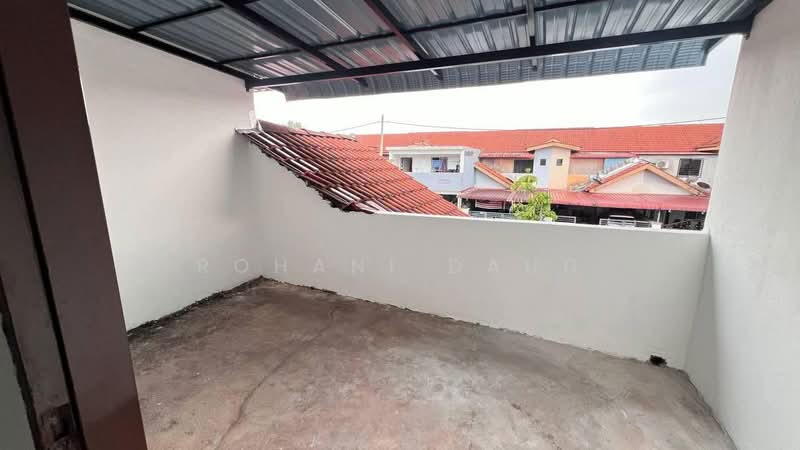 1.5 Storey Terrace Taman Serendah Makmur SERENDAH untuk Untuk Dijual - RM 290,000, Mac 2026 - Balcony - PropertyGuru.com.my