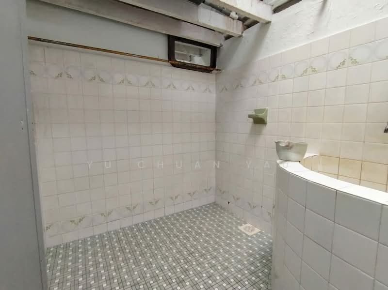1-storey Terraced House for Sale in Taman Rakyat (Pulau Sebang) - Yu Chuan Yau - Bathroom - PropertyGuru.com.my