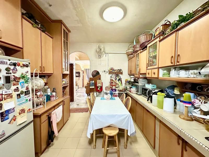 2-storey Terraced House for Sale in Taman Putra (Ampang) - Ali Idris - Kitchen - PropertyGuru.com.my
