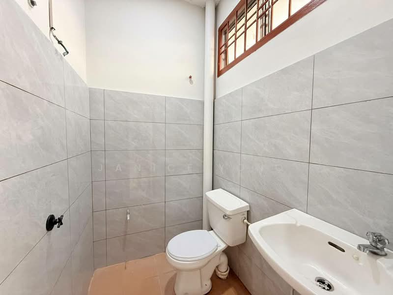 2-storey Terraced House for Sale in Taman Mutiara Rini (Skudai) - Janice Yong - Bathroom - PropertyGuru.com.my