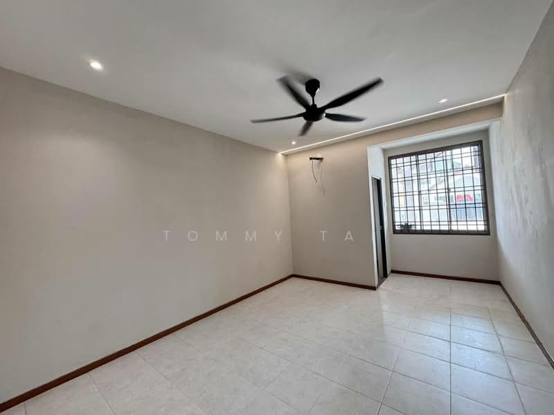 1.5-storey Terraced House for Sale in Taman Impian Emas (Skudai) - Tommy Tai - Living Room - PropertyGuru.com.my