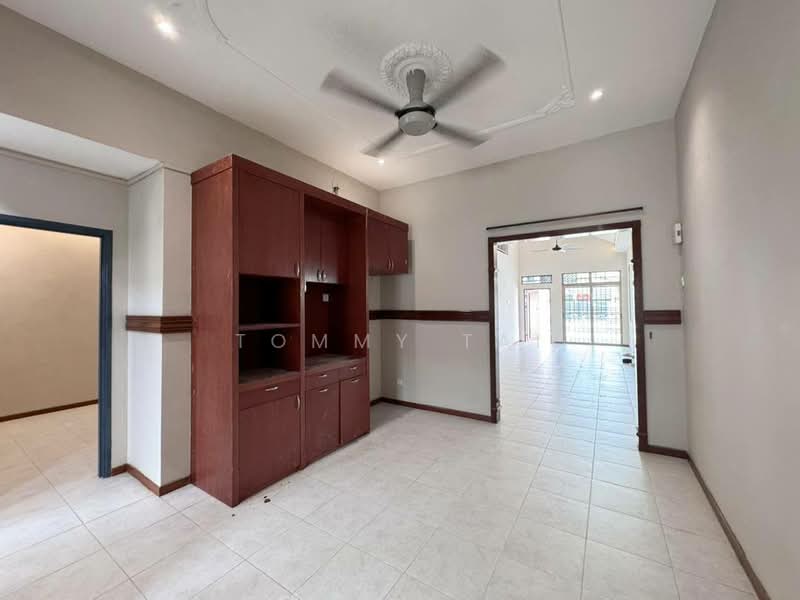 1.5-storey Terraced House for Sale in Taman Impian Emas (Skudai) - Tommy Tai - Living Room - PropertyGuru.com.my
