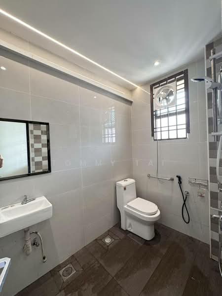 1.5-storey Terraced House for Sale in Taman Impian Emas (Skudai) - Tommy Tai - Bathroom - PropertyGuru.com.my
