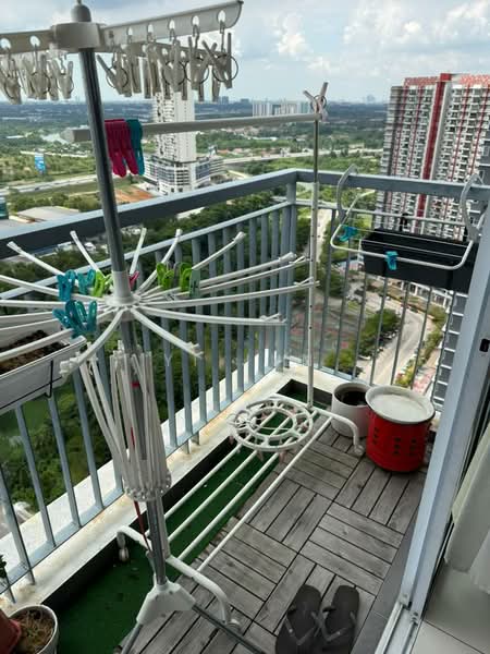 Koi Suites untuk Untuk Disewa - RM 1,450 /bulan, Mac 2026 - Balcony - PropertyGuru.com.my