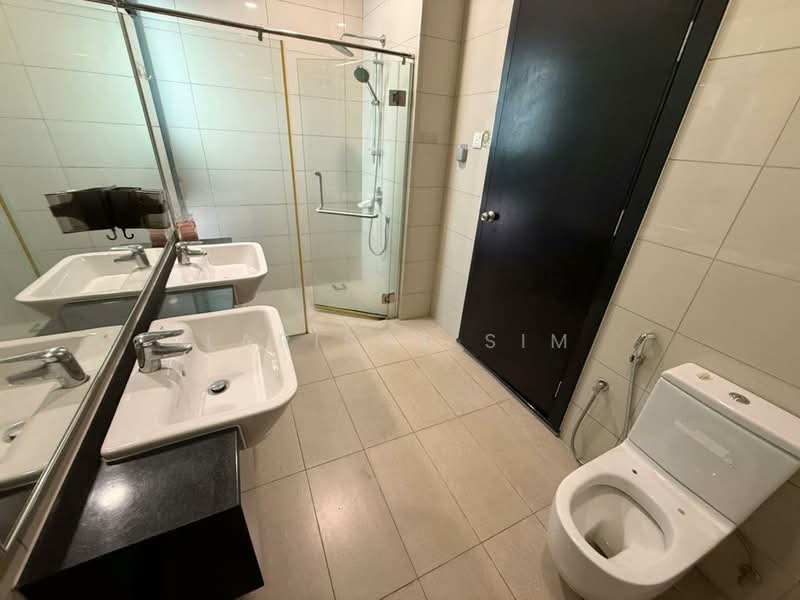 Semi-Detached House for Sale in Taman Molek (Johor Bahru) - Larissa Sim - Bathroom - PropertyGuru.com.my